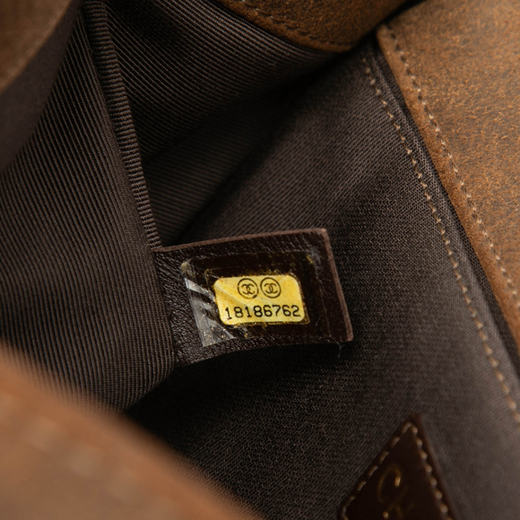 Pre-Loved Chanel Old Medium Quilted Distressed Calfskin Boy Flap - Picture 6 of 7